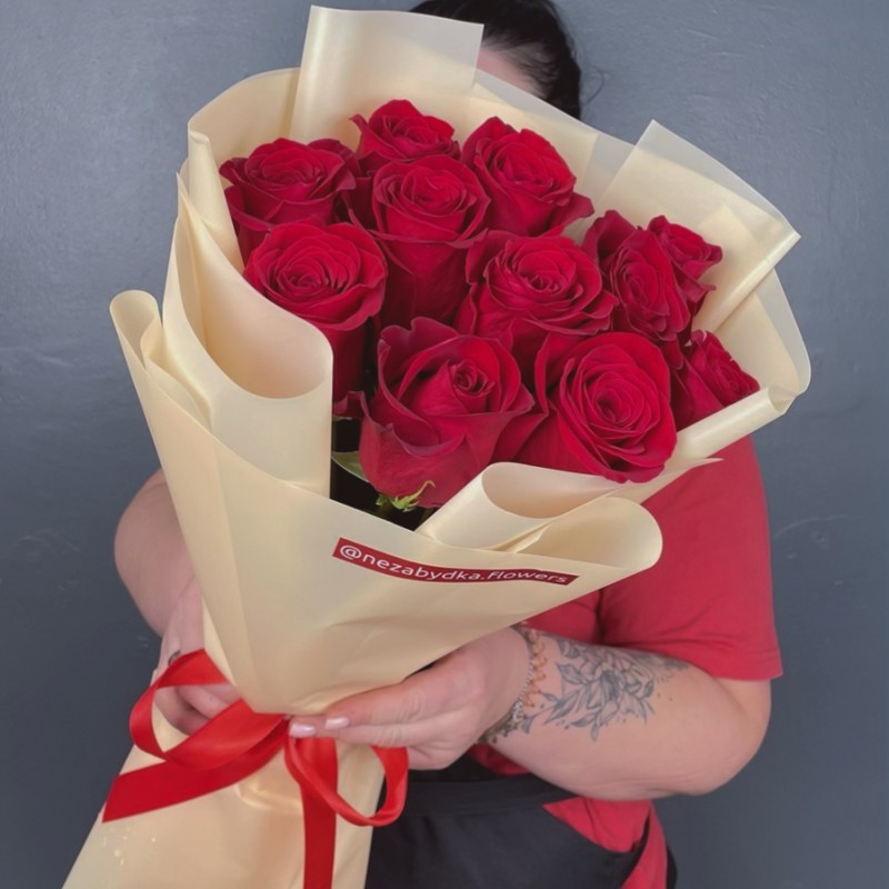 Как красиво упаковать розы